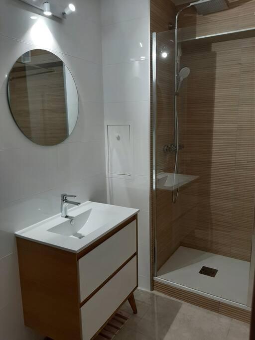 Location Vue Mer Du Samedi Au Samedi, Clim, Parking, Piscine, Plage กูลิอูร์ ภายนอก รูปภาพ